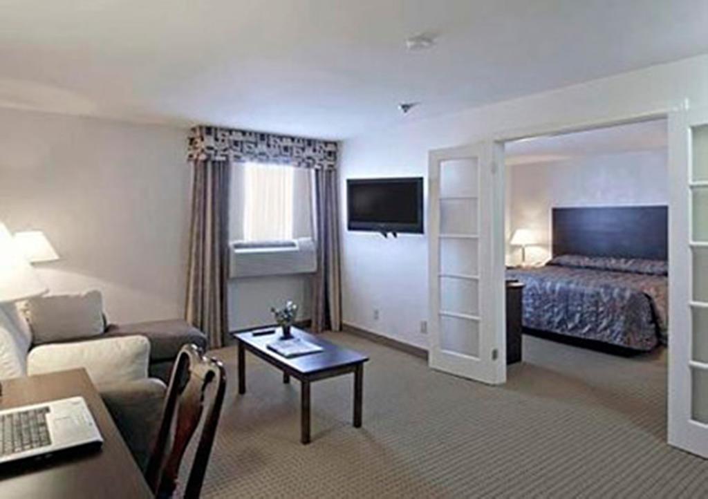 Holiday Inn Express & Suites Toronto Airport West, An Ihg Hotel Mississauga Ruang foto