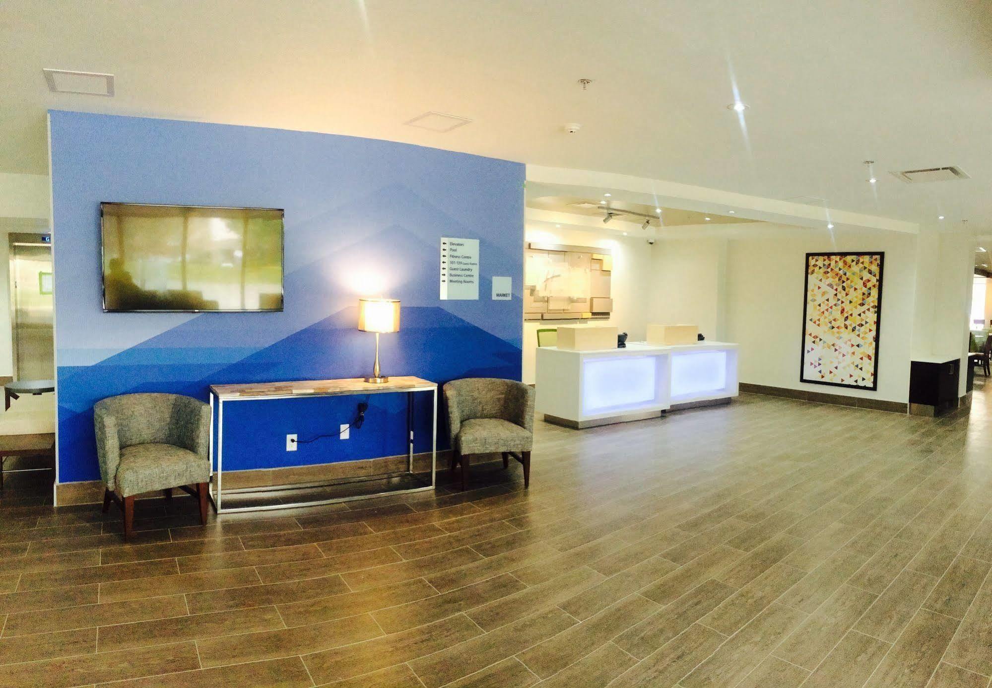Holiday Inn Express & Suites Toronto Airport West, An Ihg Hotel Mississauga Bagian luar foto